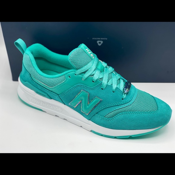 new balance mystic crystal